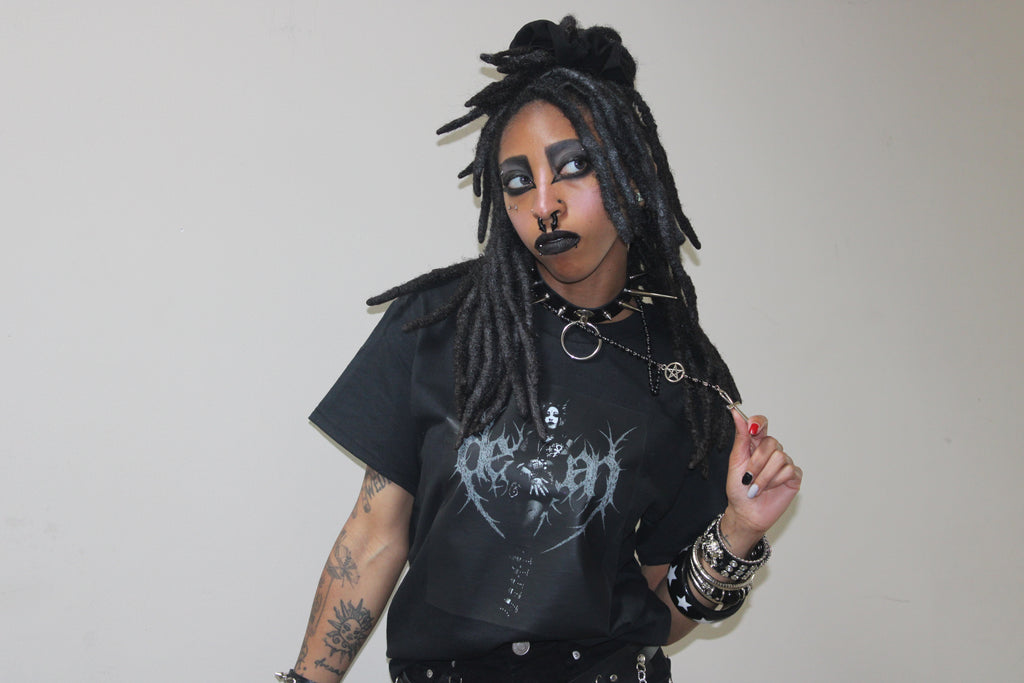 The 'deadpan' Tee